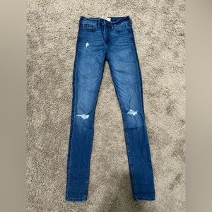 Hollister Super Skinny High Waist Jeans size 0L